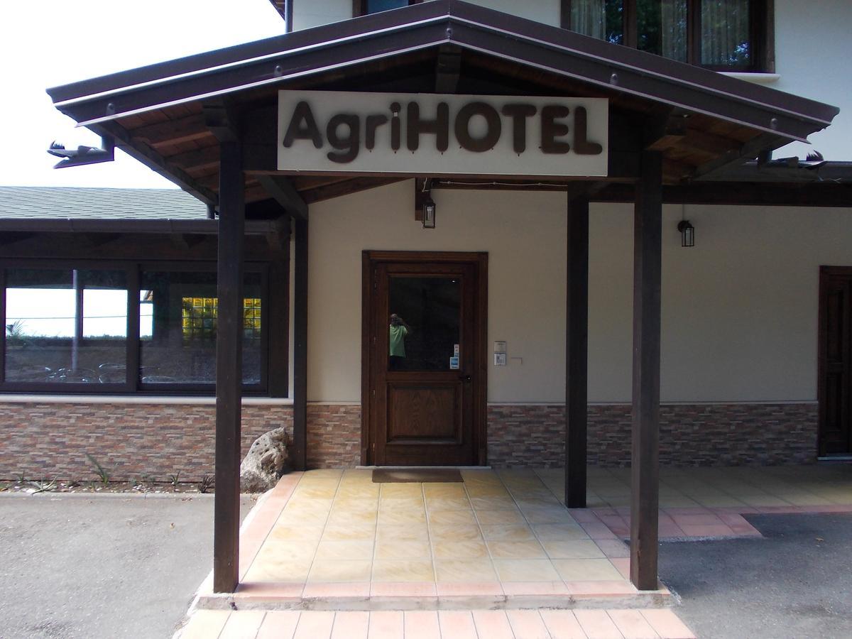 Agrihotel Papaya San Pietro Apostolo Buitenkant foto